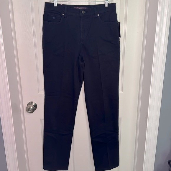NWT Gloria Vanderbilt Slimming Blue Jeans - Picture 2 of 7